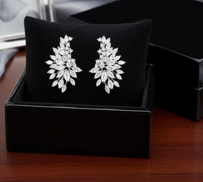 Crystal Stud Earrings for Women, Elegant Wedding Earrings for Brides Bridesmaids, Sparkling Cubic Zirconia Rhinestone Trendy Dainty Bridal Earrings Diamond Crystal Birthday Wedding Formal Prom Jewelry Gifts for Women