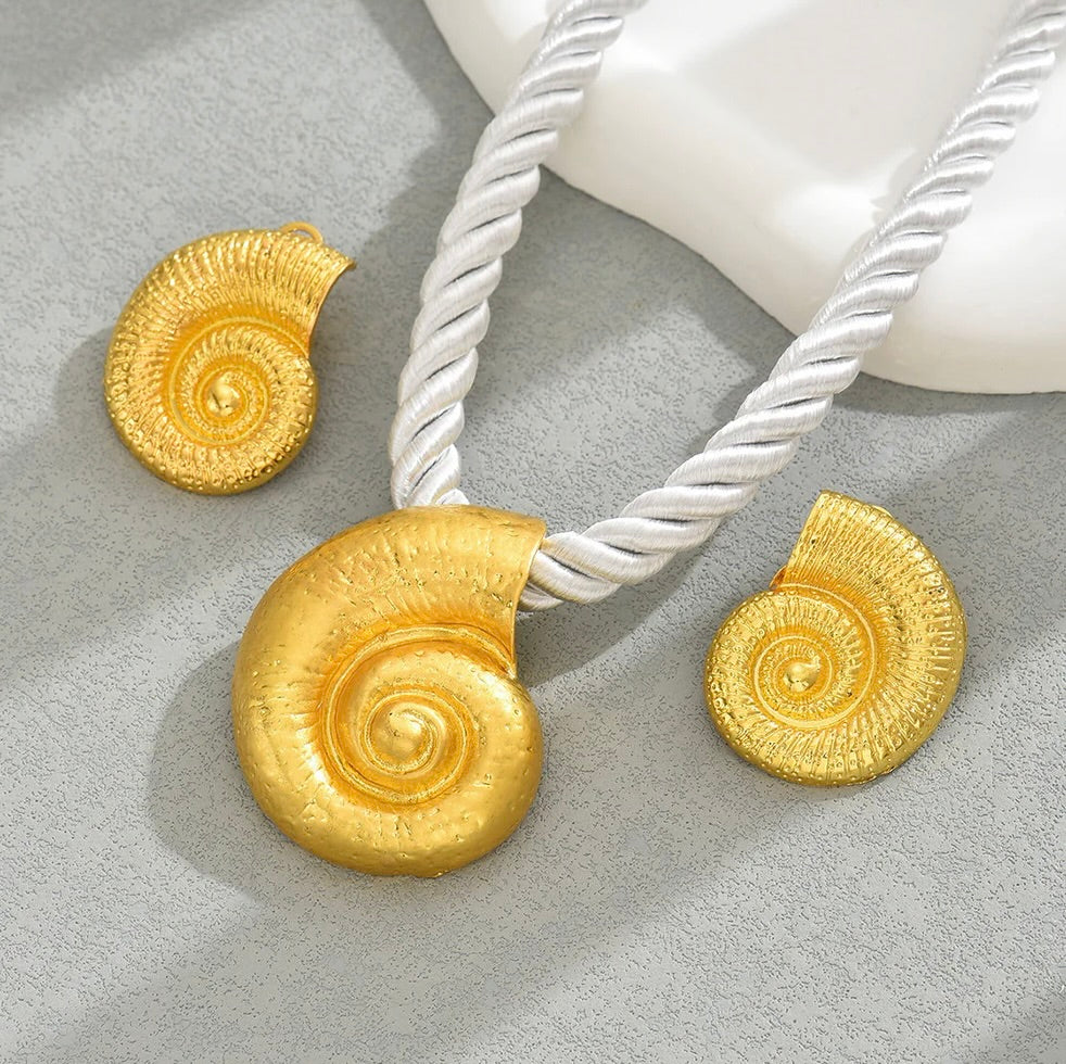 Set Of 2 - Gold Seashell Necklace & Earrings Set Handmade Summer Ocean Fashion Accessories Beautiful Chic Swimwear Accessory Beach Lovers Gift